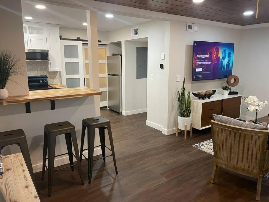 Shares Courtyard Luxury Apt - New! Рокледж Экстерьер фото